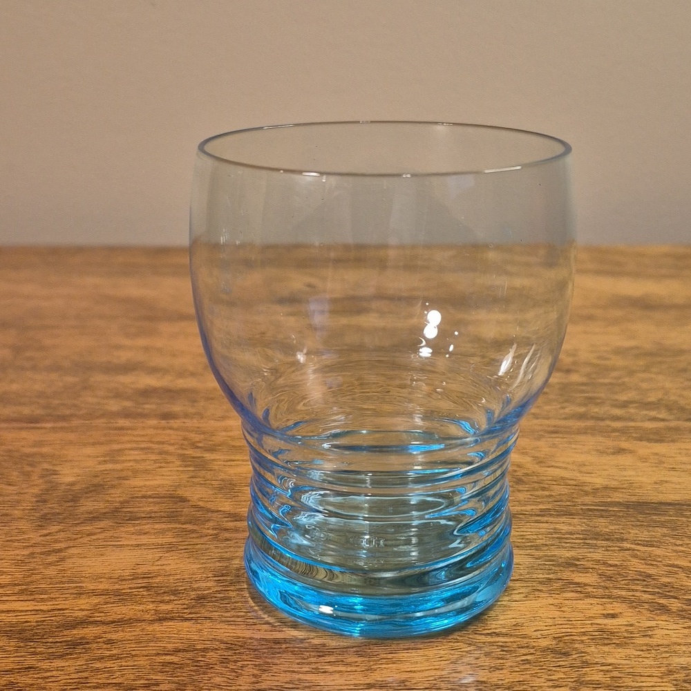 VINTAGE MCM 1970s Aqua Blue Glass Pitcher & Set of 4 Matching Glass Tumblers - Picture 7 of 17